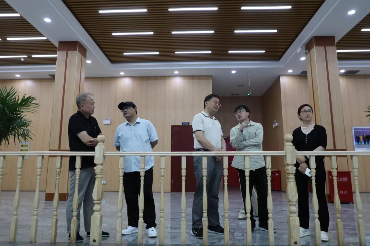 工信部工业政策与规则司原巡视员、、、先进制造商学院总裁四班班主任辛仁周一行到bte365集团走访